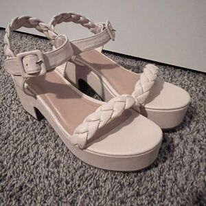 SO platform sandal